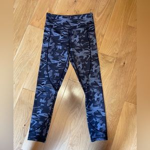 Zyia Light n’tight Camo Leggings